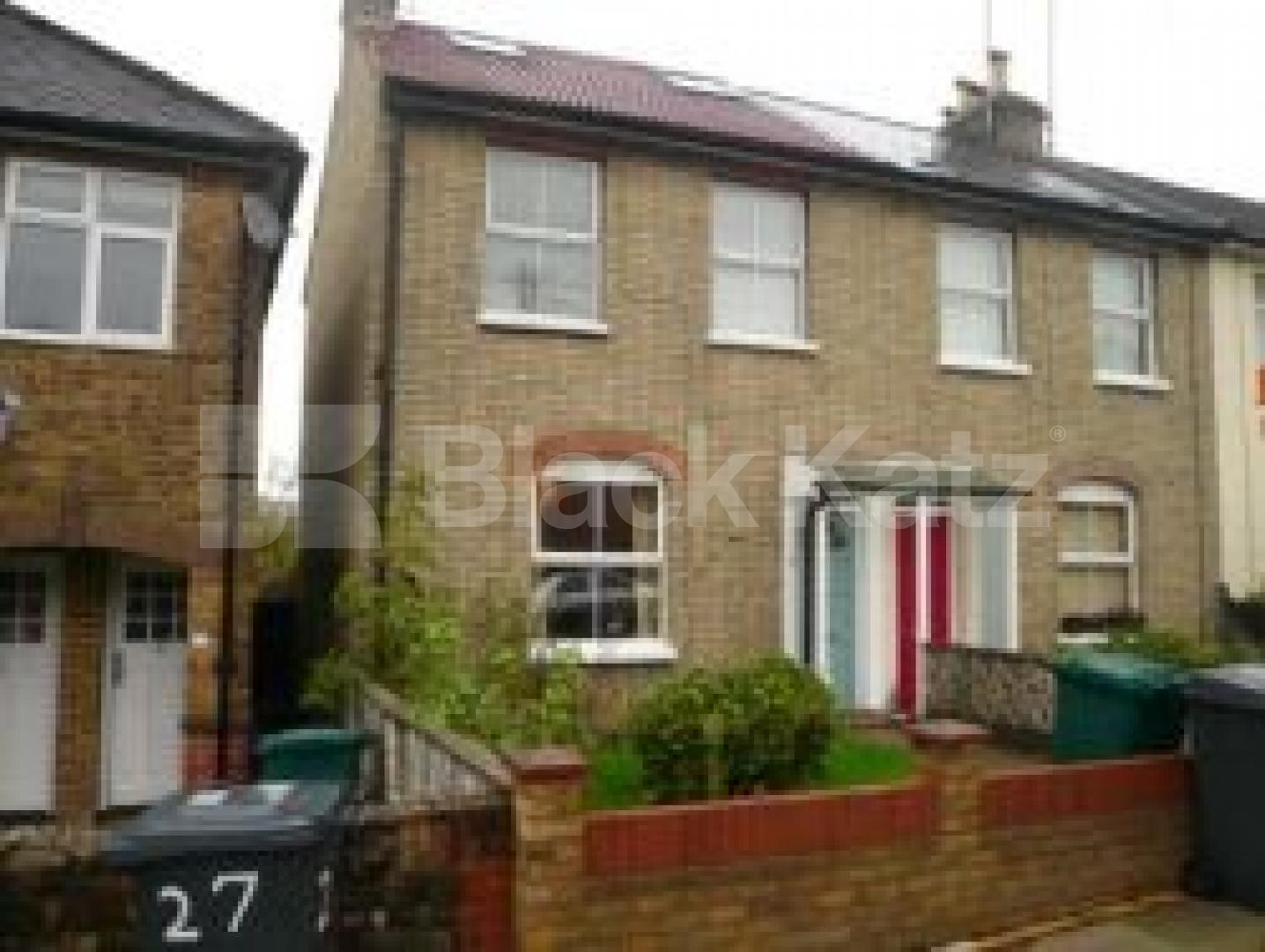 			4 Bedroom, 1 bath, 1 reception Flat			 Alma Road, MUSWELL HILL N10